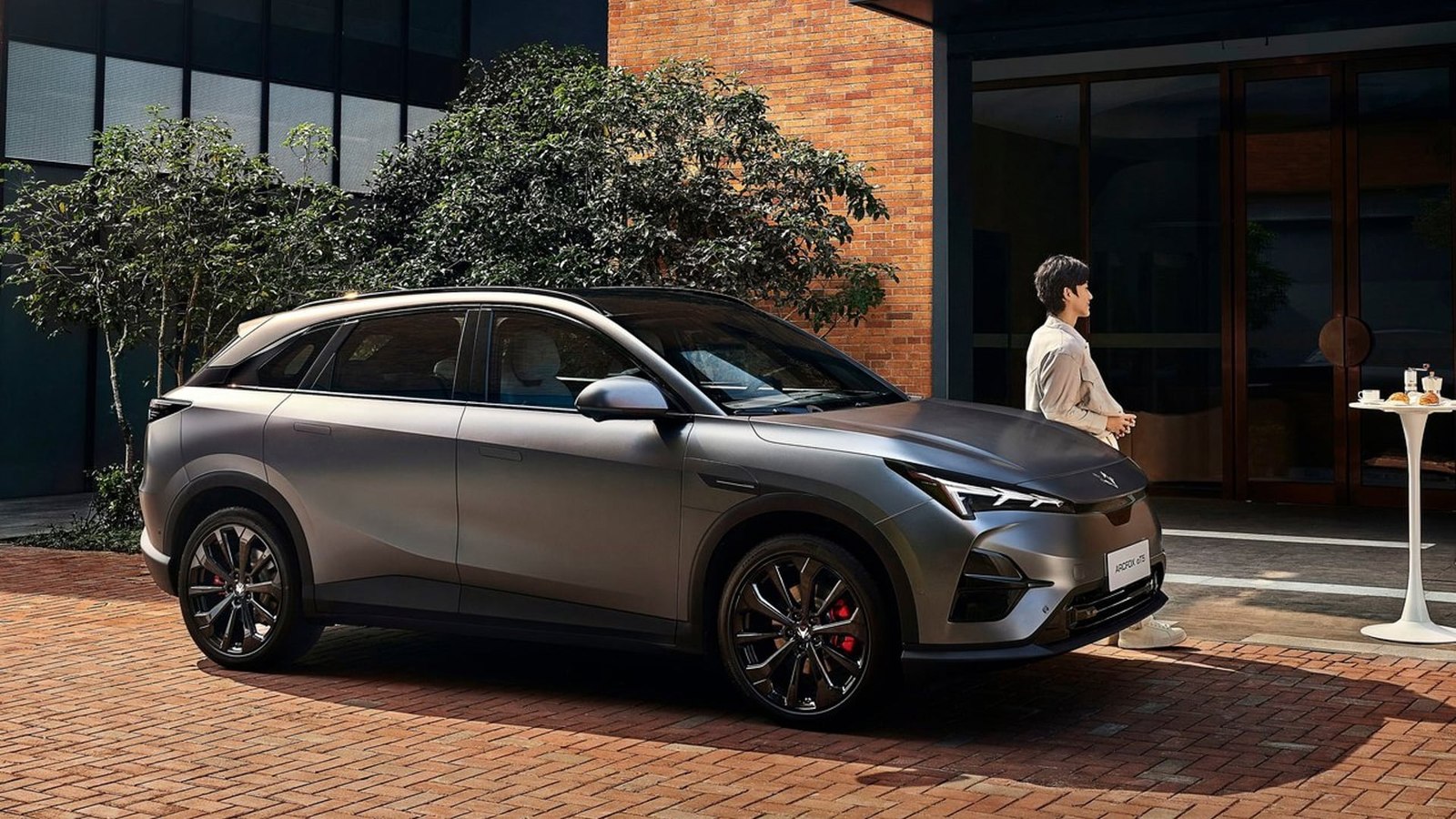 Arcfox T5 electric SUV