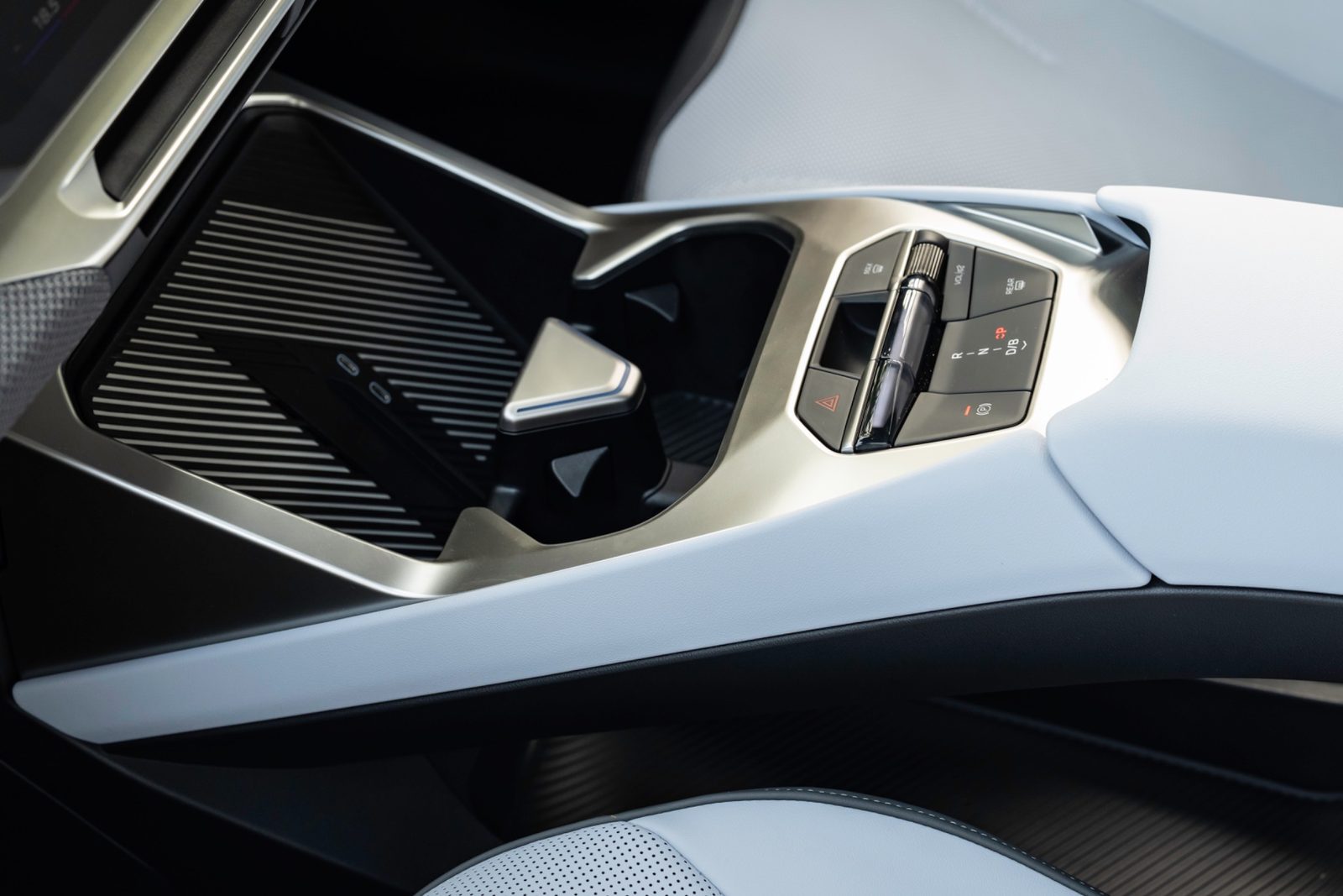 BMW iX3 centre console controls