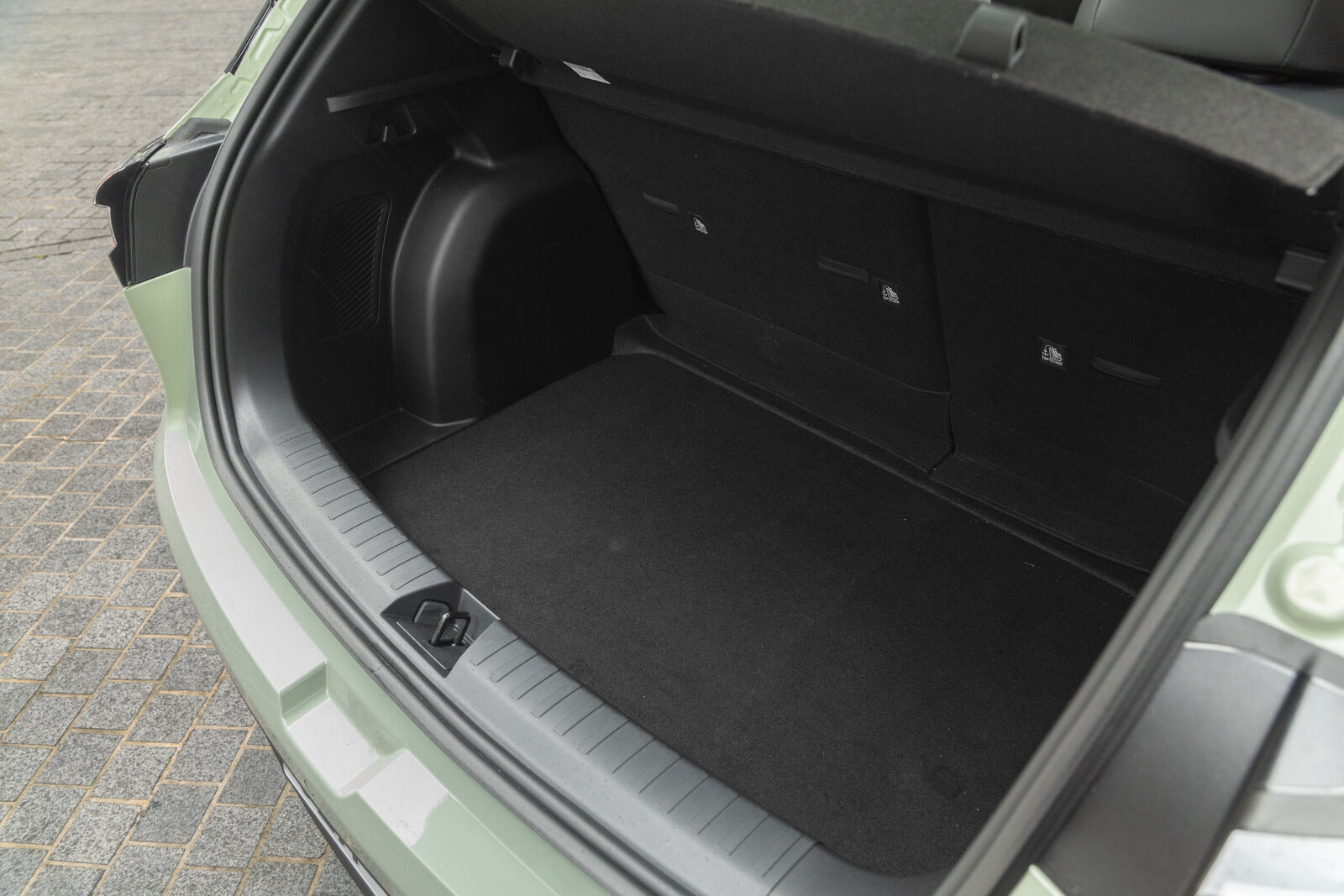 Geely EX2 boot space