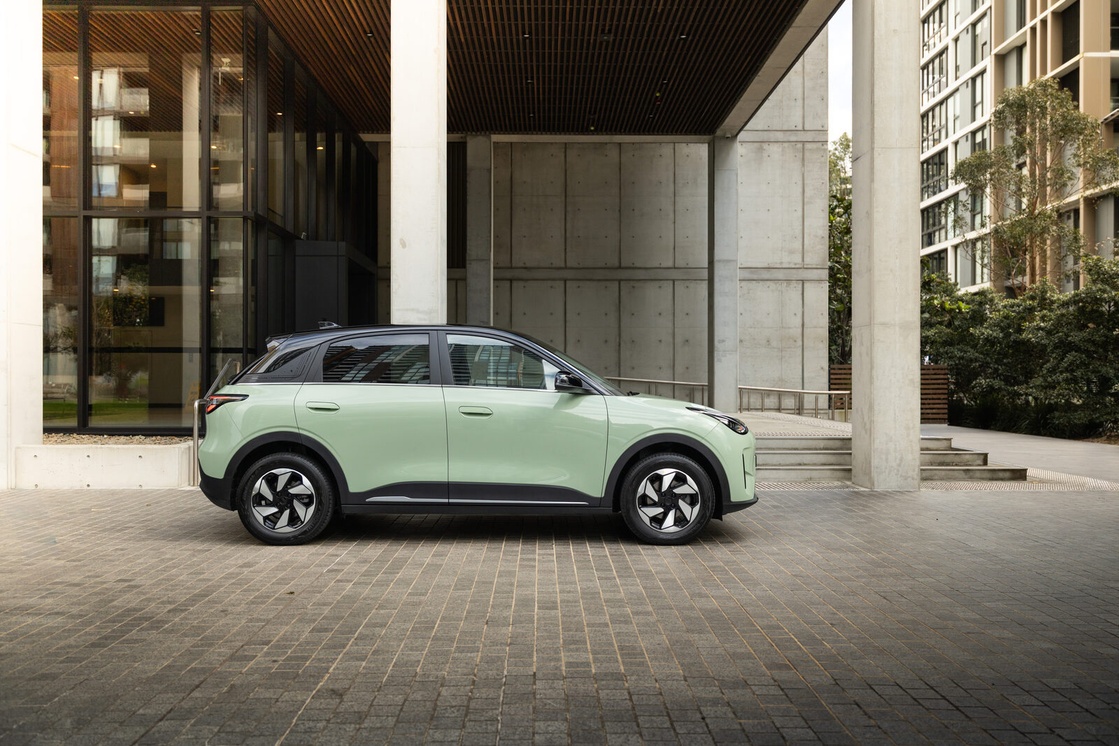 Geely EX2 Inspire side profile in Aurora Green