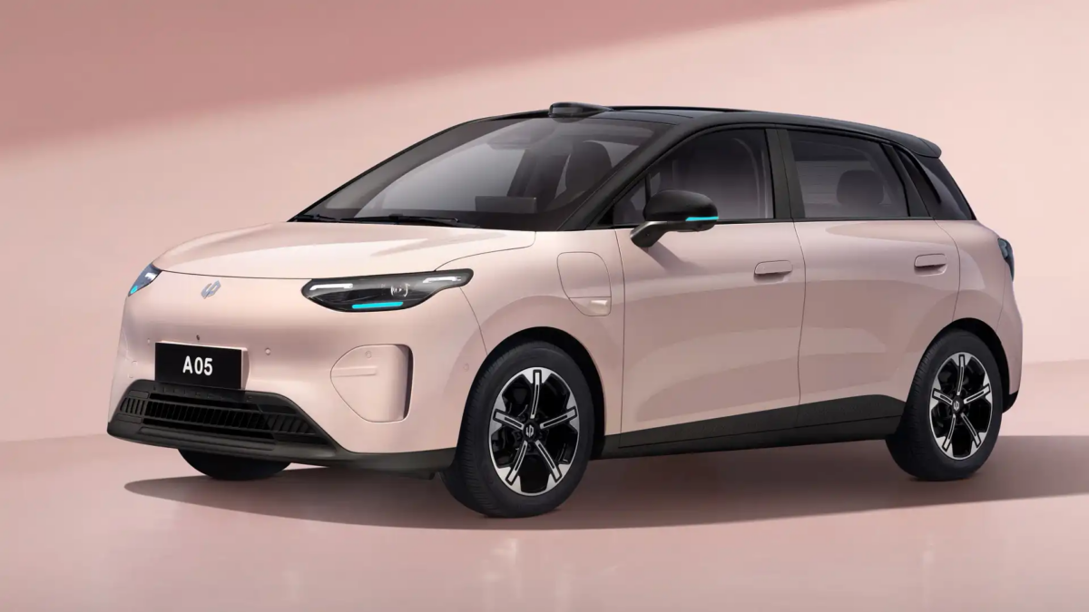 Leapmotor B03 electric hatchback front view