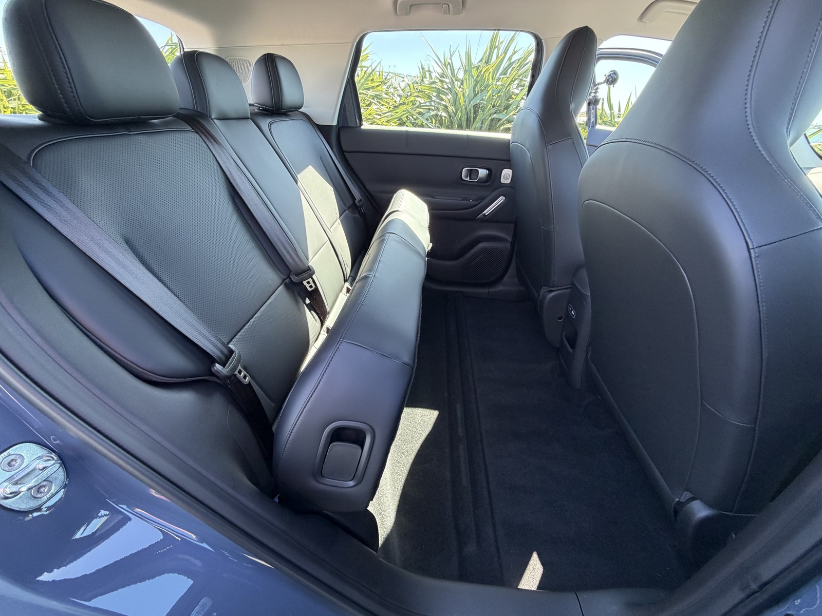 Leapmotor B03X rear seat base flipped up