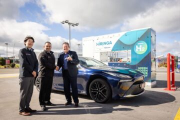Palmerston North Mayor Grant Smith receives Mirai keys at the Hiringa hydrogen station