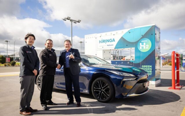 Palmerston North Mayor Grant Smith receives Mirai keys at the Hiringa hydrogen station
