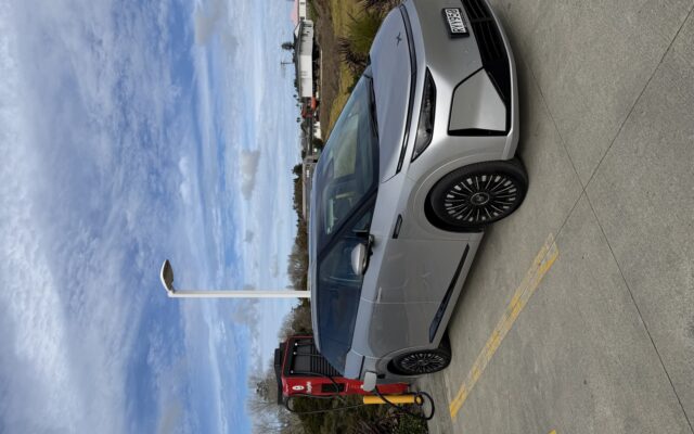 XPeng X9 charging at the Kaiwaka ChargeNet Alpitronic hypercharger