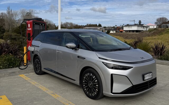 XPeng X9 charging at the Kaiwaka ChargeNet Alpitronic hypercharger