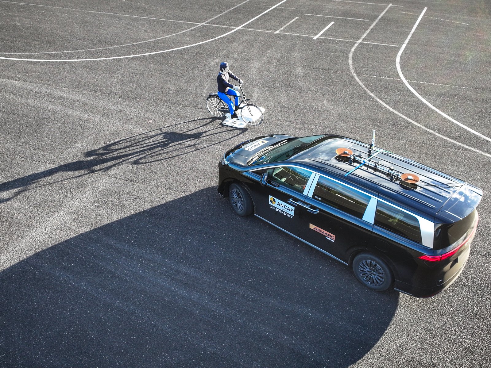 BYD M9 during an ANCAP AEB cyclist test