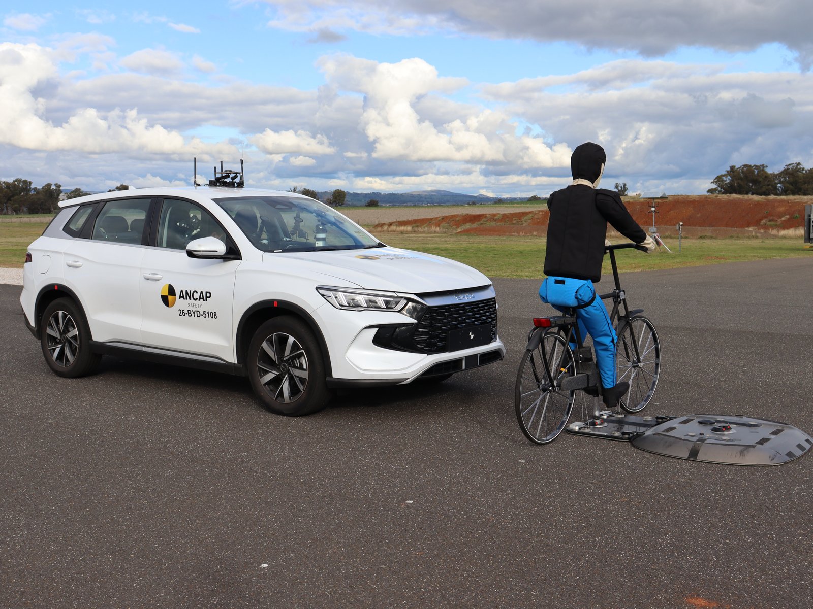 BYD Sealion 5 during an ANCAP AEB cyclist test