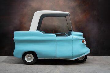 Light blue 1960 Electric Car Company Shopper FG-75 side view
