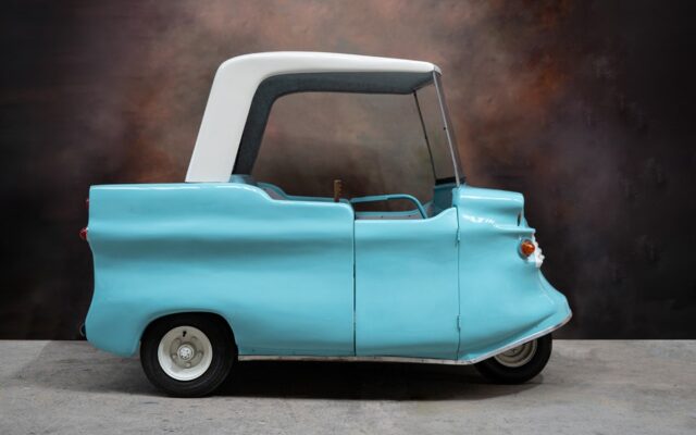 Light blue 1960 Electric Car Company Shopper FG-75 side view