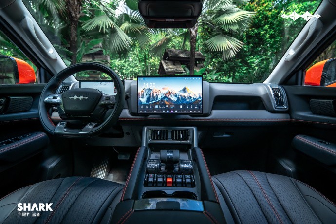 Fang Cheng Bao Shark cabin with central touchscreen