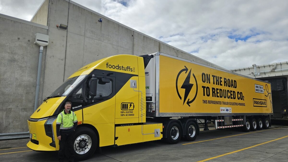 Foodstuffs North Island Deepway Star electric truck with refrigerated trailer at a distribution centre