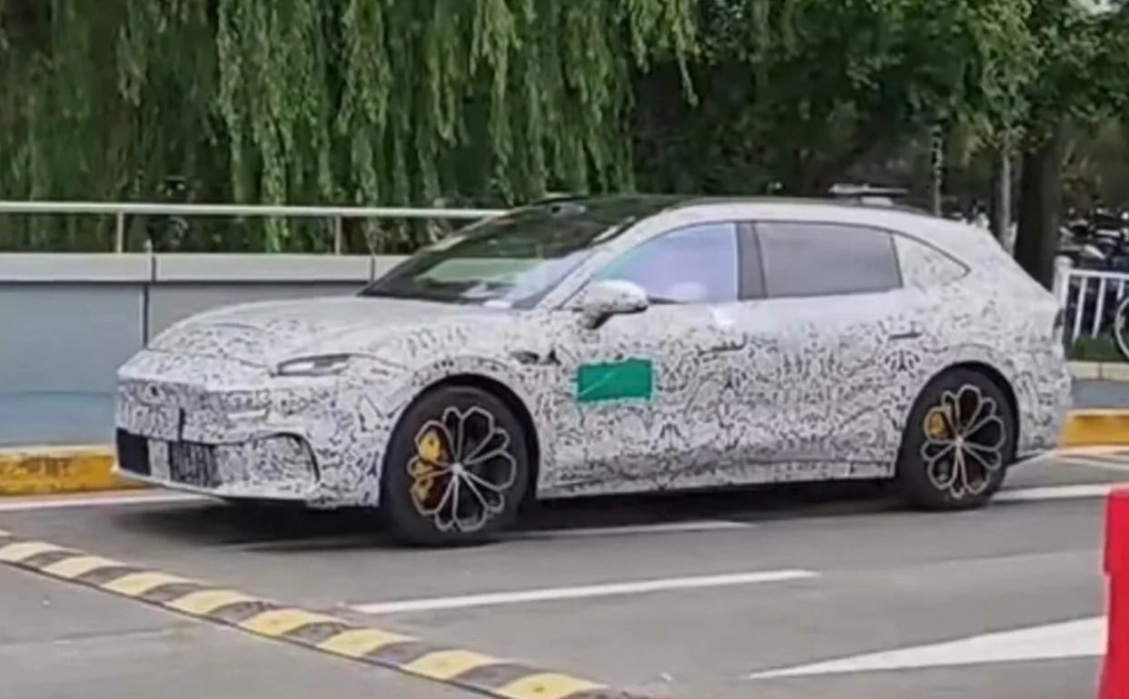 Camouflaged MG 07 wagon prototype, side view