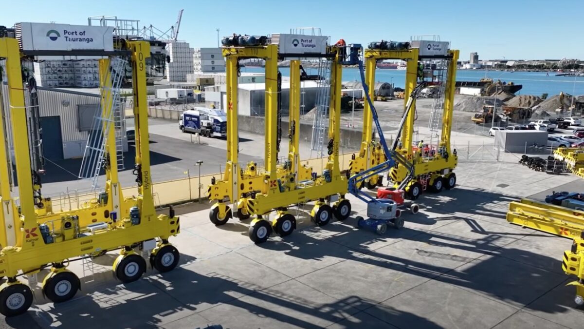 Straddle carriers at the Port of Tauranga container terminal