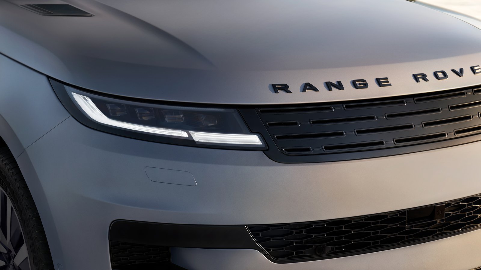 Front grille and badging on the Range Rover Sport Electric