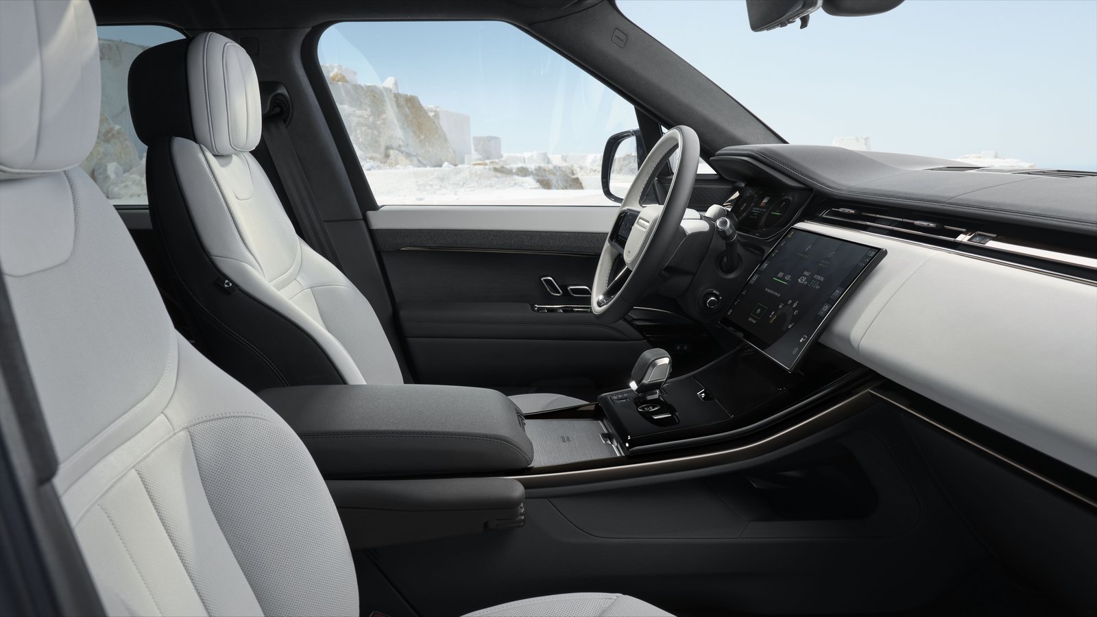 Front seats and cabin of the Range Rover Sport Electric