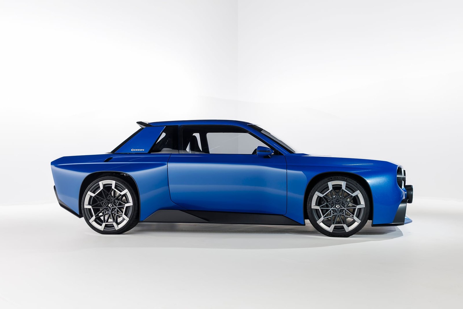 Renault 8 Gordini Concept side profile