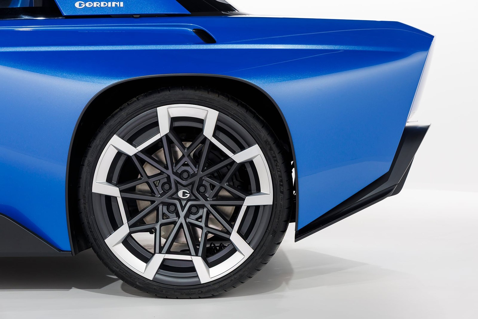 Renault 8 Gordini Concept wheel and arch detail