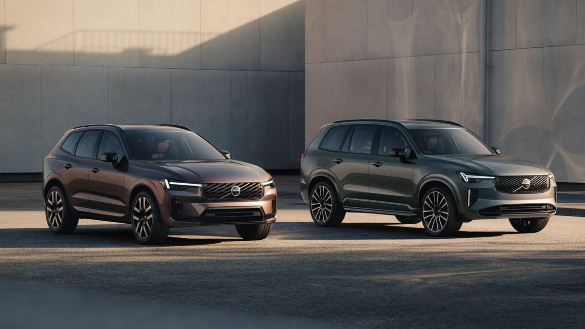 Volvo XC60 and XC90 plug-in hybrids parked side by side