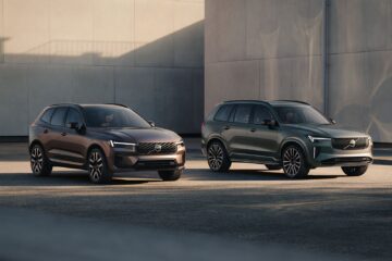 Volvo XC60 and XC90 plug-in hybrids parked side by side