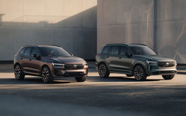 Volvo XC60 and XC90 plug-in hybrids parked side by side