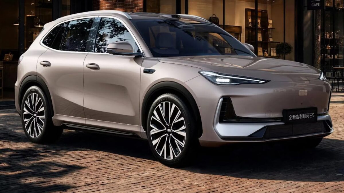 Updated 2027 Geely EX5 electric SUV in champagne paint