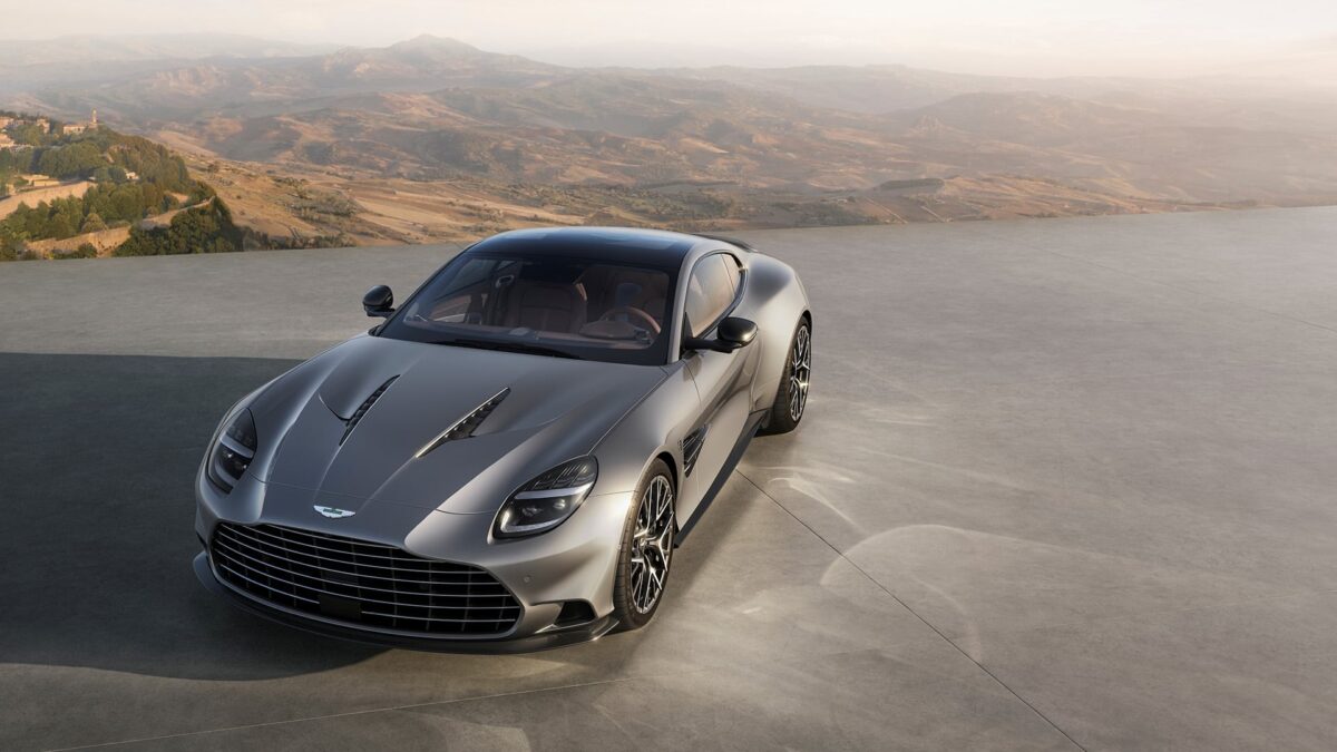 Aston Martin Vanquish V12 front three-quarter view