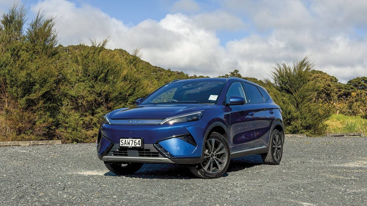 BYD Atto 3 Evo Dynamic electric SUV front view