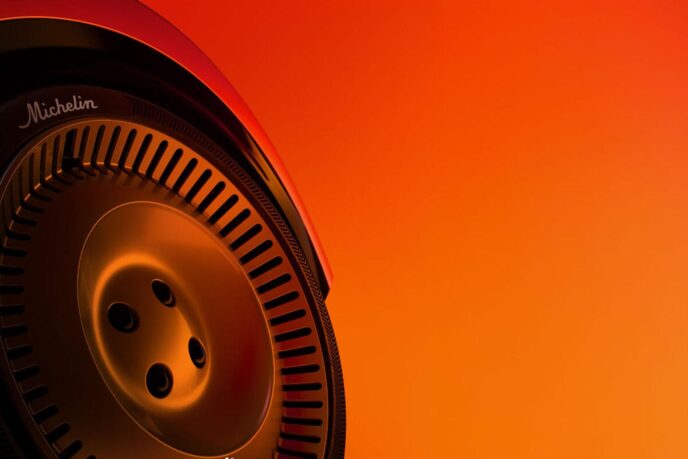 Steel-style wheel with Michelin tyre on the electric Citroen 2CV