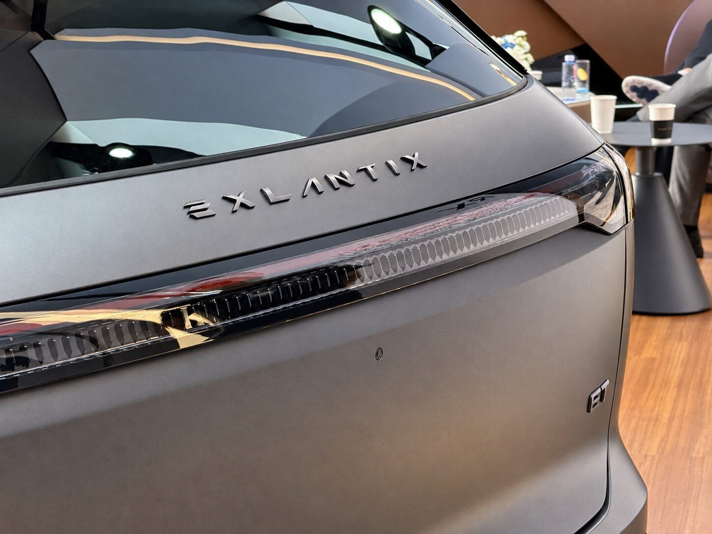 Exlantix ET tailgate badge and light bar