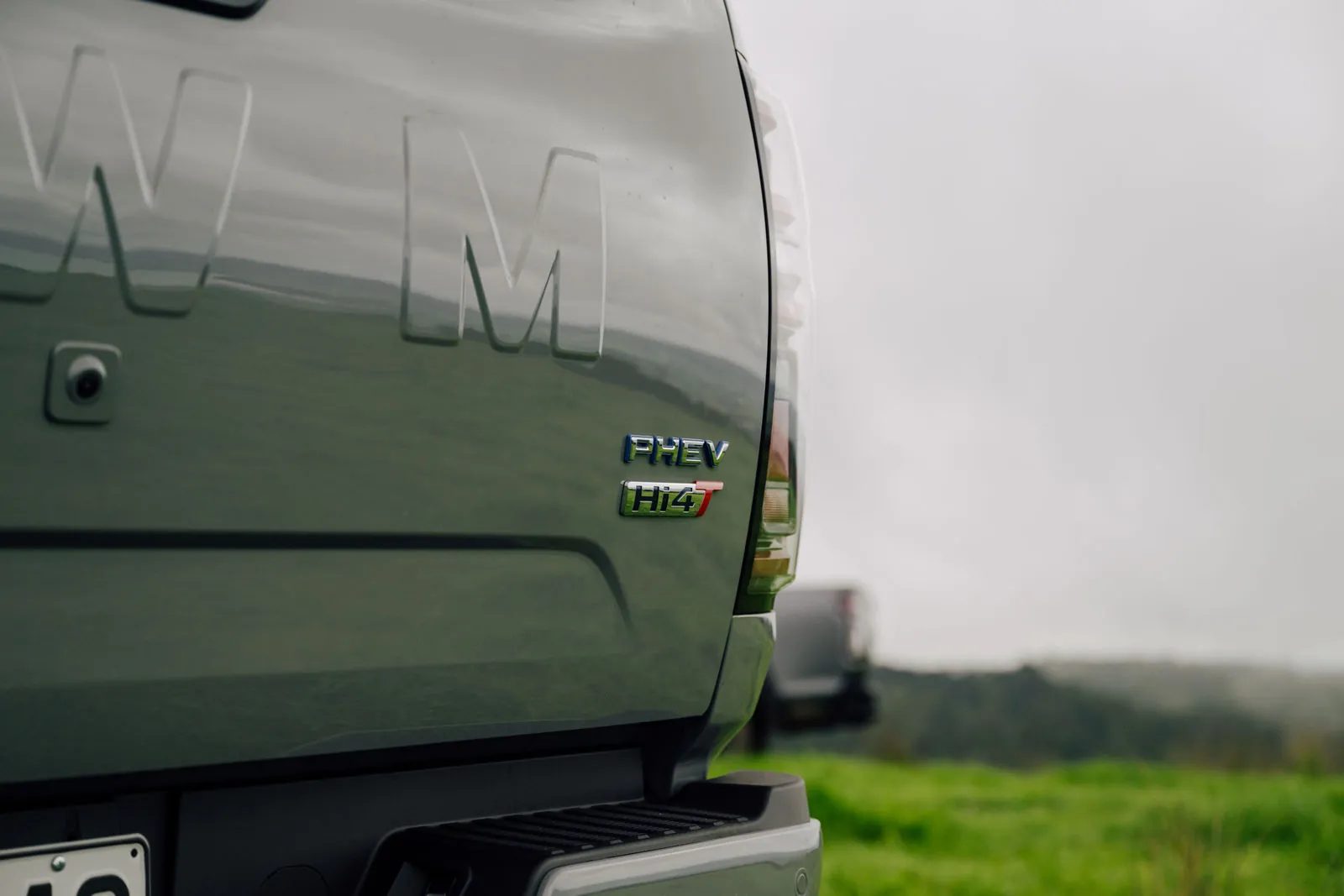 Hi4-T badge on the tailgate of a grey GWM Cannon