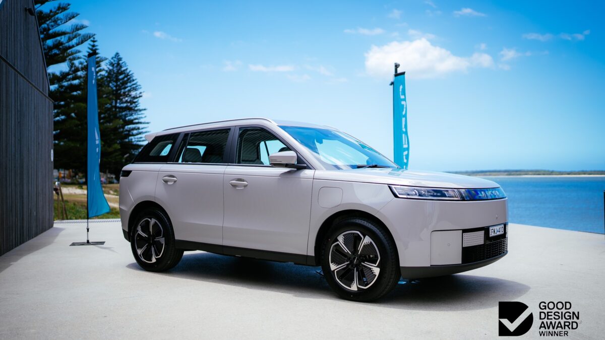 Jaecoo J5 EV with Good Design Award winner logo