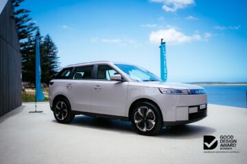 Jaecoo J5 EV with Good Design Award winner logo