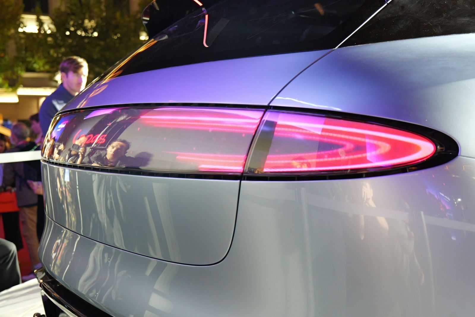 Elliptical tail-light screen on the Lepas Aura wagon concept