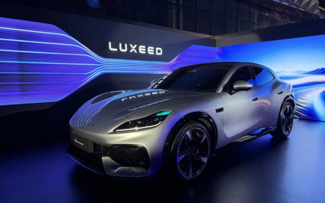 Luxeed Stormax electric performance SUV front three-quarter view