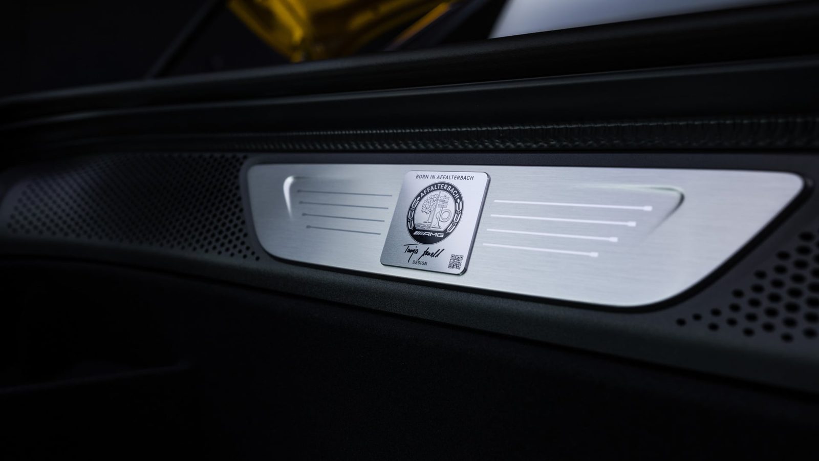 Illuminated AMG door sill plate