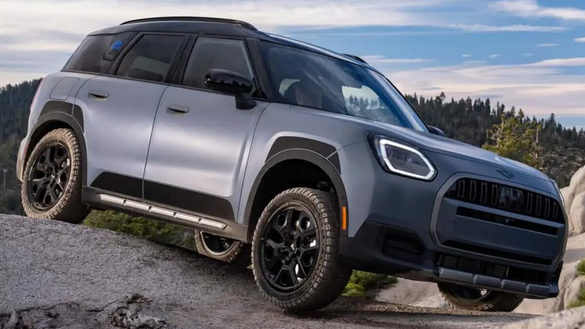 Mini Countryman Untamed Edition front three-quarter view off-road