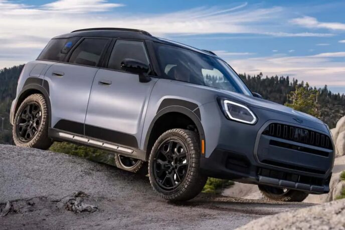 Mini Countryman Untamed Edition front three-quarter view off-road