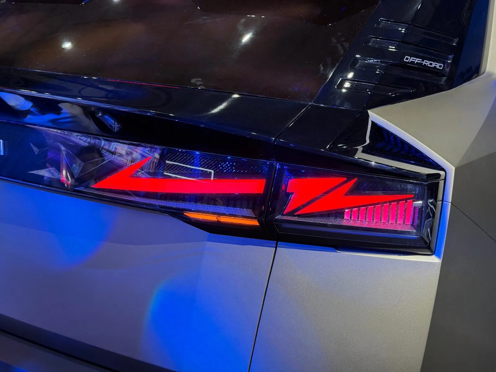 omoda x tail light