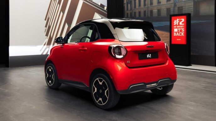 Rear three-quarter view of the smart #2