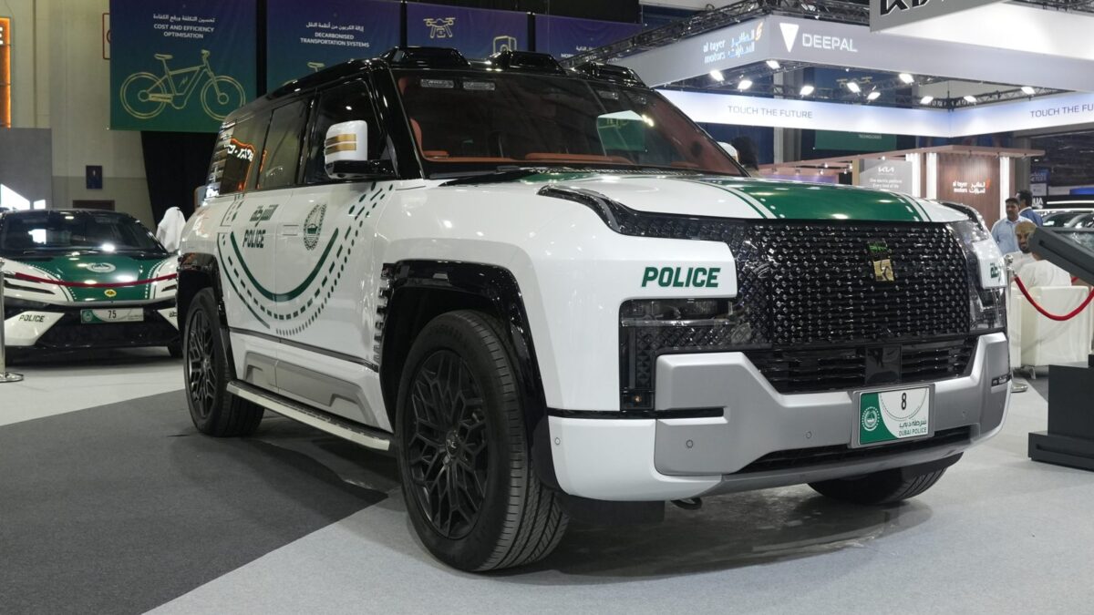 Yangwang U8 in Dubai Police white and green livery at WETEX 2026