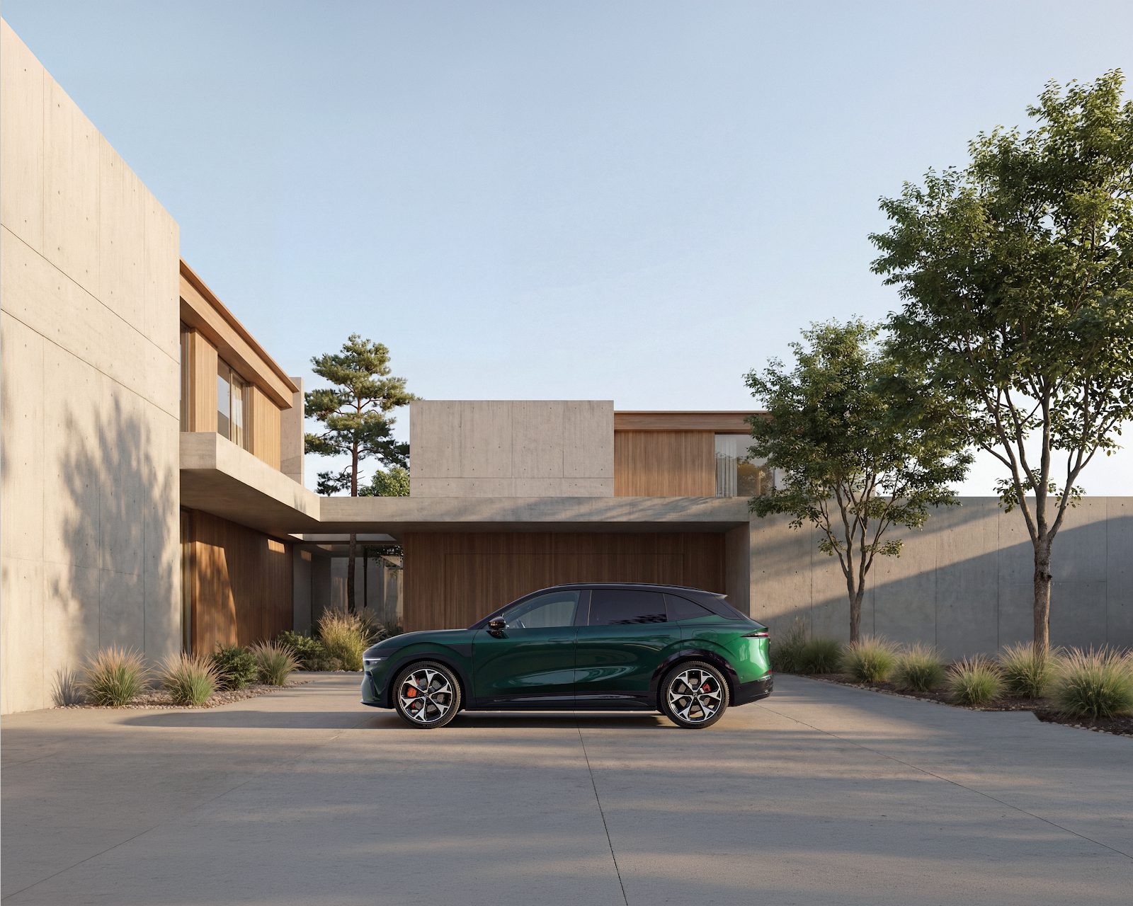 Green updated Zeekr 7X parked beside a modern concrete house
